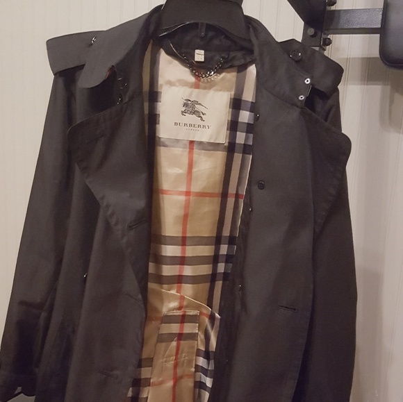 Burberry Jackets & Blazers - BURBERRY OF LONDON - Classic Trench Coat